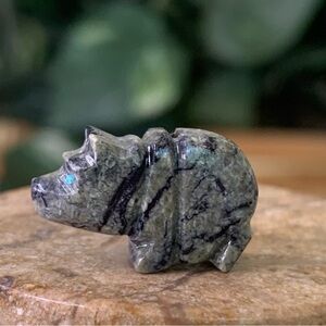 Native American Style Zuni Bear Fetish Bead Drilled Stone Mini Spirit Animal .8"